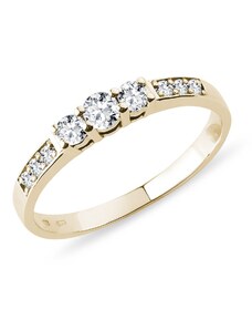 Gelbgoldener Ring mit neun Diamanten KLENOTA K0084013