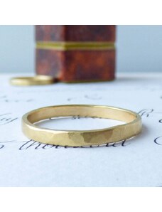 Personalisiertekette.De Arturo Hammered Wedding Ring für Männer im Fairtrade Gold