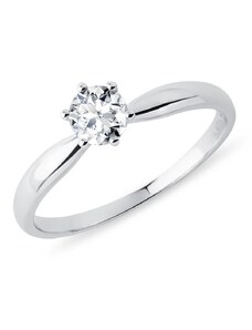 Ein Diamant-Verlobungsring in Weißgold KLENOTA K0191122