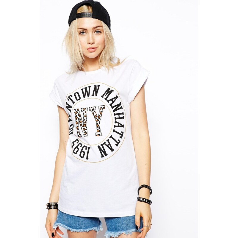 ASOS – Boyfriend-T-Shirt mit Downtown-Print