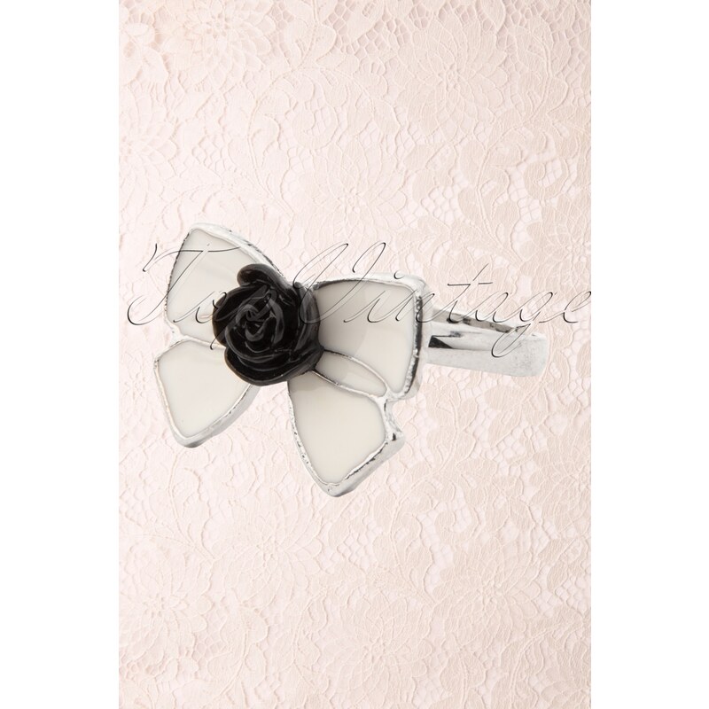 From Paris with Love! Fancy Vintage Rose and Bow ring Black and White