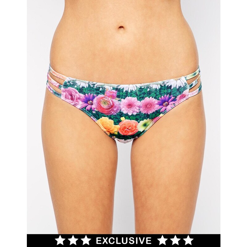 Jaded London - Bikinihose mit Riemendesign und geblümtem Gartenmuster, exklusiv bei ASOS - Mehrfarbig