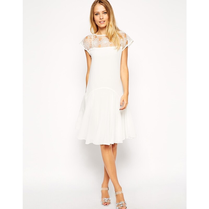 ASOS - 3D-Kleid mit Spitze und Schößchen - Weiß