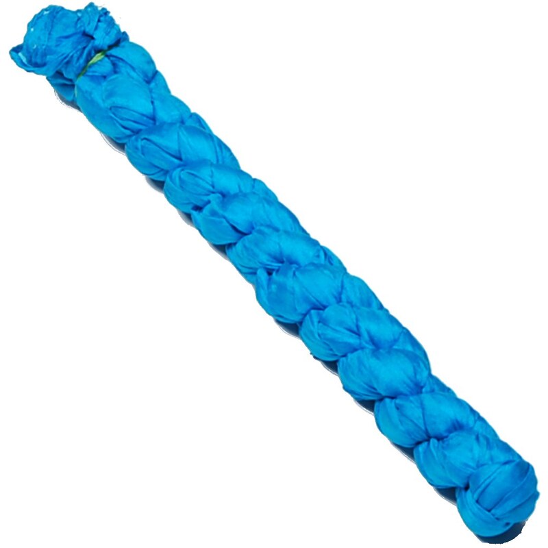 Pranita Seiden-Knitterschal in hellerem Blau