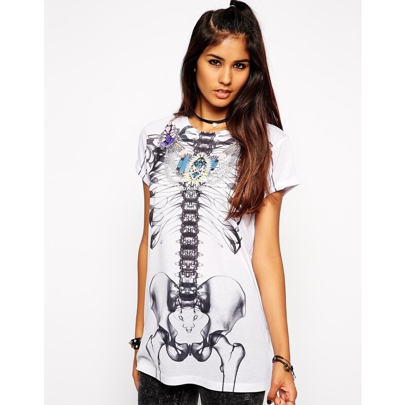 ASOS - Halloween-T-Shirt mit strassverziertem Skelett-Print - Weiß