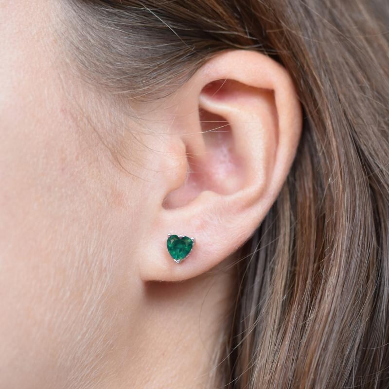Eppi Silberne Ohrringe mit simulierten Smaragden Ila
