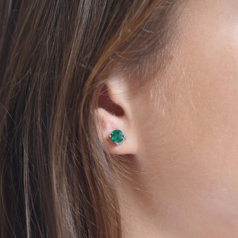 Eppi Silberne Ohrringe mit simulierten Smaragden Drary
