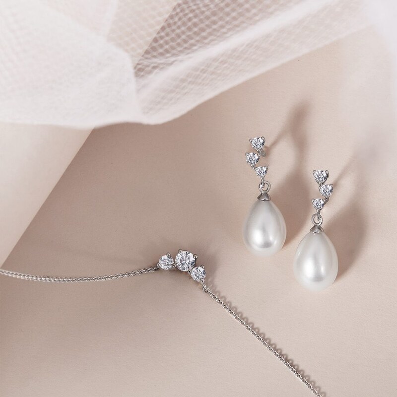 Perlenohrringe mit Diamanten KLENOTA K0725012
