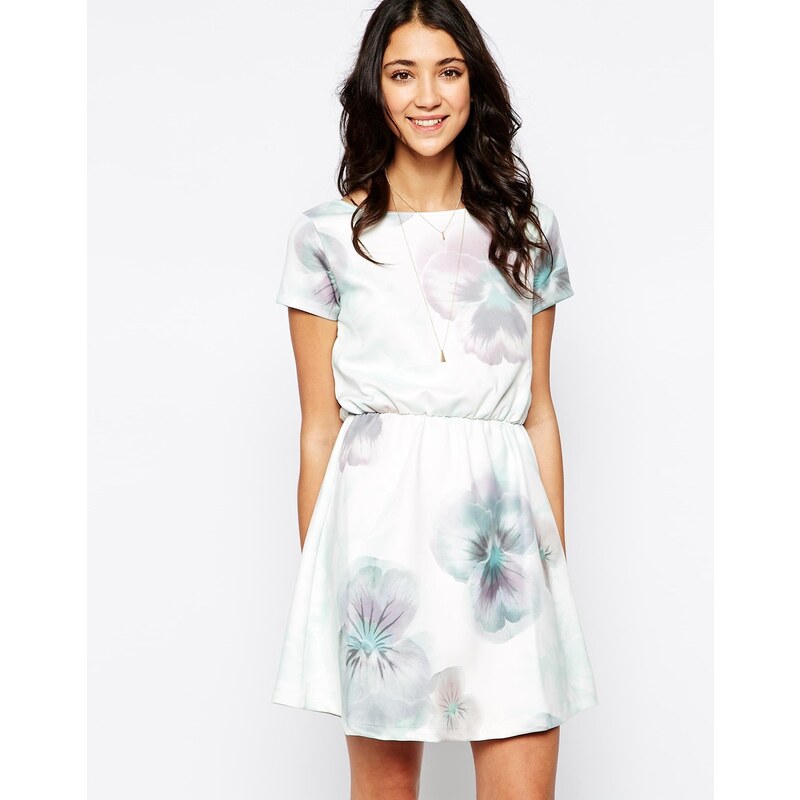 Pieces - Kurzärmliges Kleid mit großem Blumenprint - Weiß/Grau