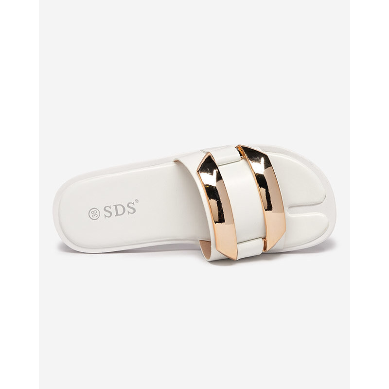 SDS Weiße Damenhausschuhe mit großem Goldornament Kedino - Footwear - weiß