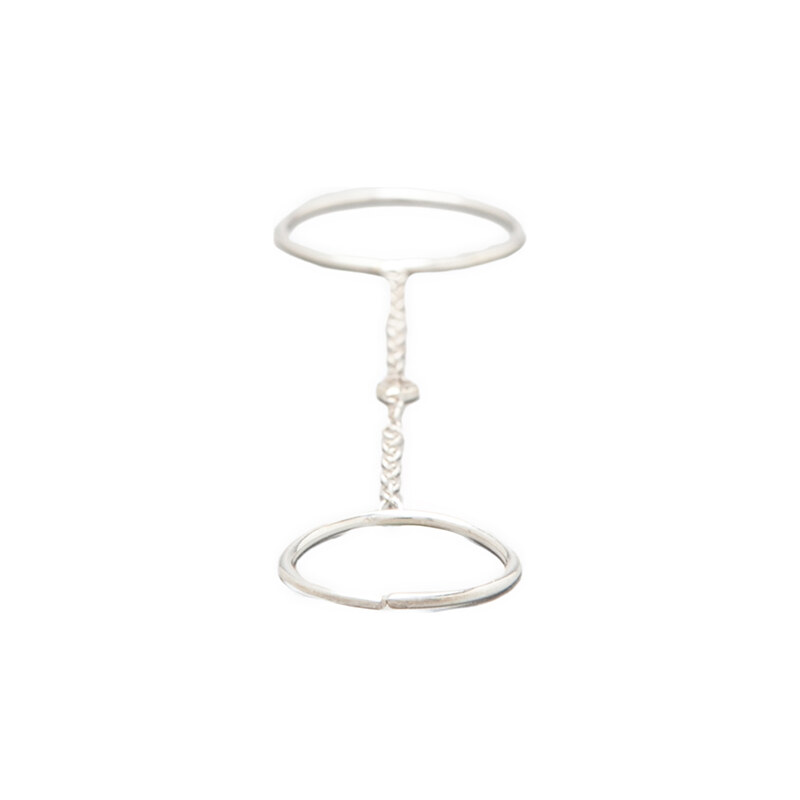 Jacquie Aiche Bezel Smooth Slave Chain Ring in Metallic Silver