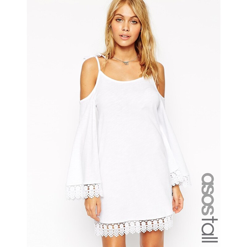 ASOS TALL - Swing-Kleid mit ausgeschnittener Schulterpartie, weiten Ärmeln und Spitzenbesatz - Weiß