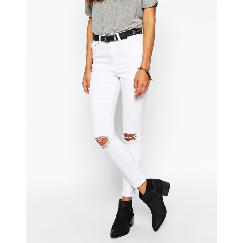 ASOS - Ridley - Knöchellange Skinny-Jeans in Weiß mit Rissen und Abnutzungen - Weiß