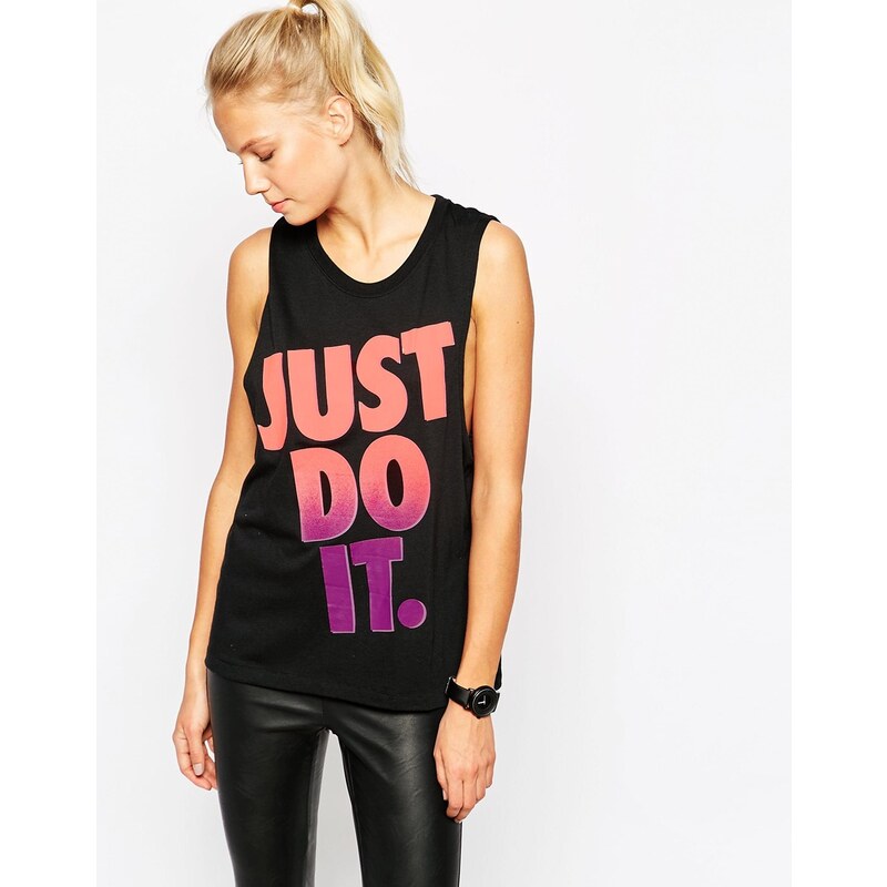 Nike - Just Do It - Trägerhemd mit tiefem Armausschnitt - Schwarz
