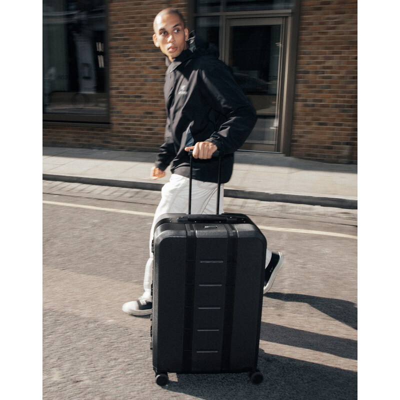 Db Ramverk Pro Check-in Luggage Large Black out