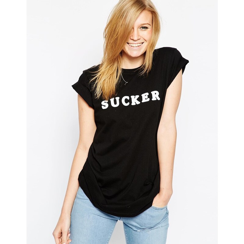 ASOS - T-Shirt mit „Sucker“-Print - Schwarz