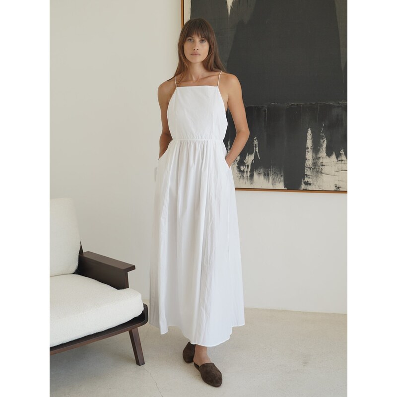 Luciee Calliope Backless Dress In White