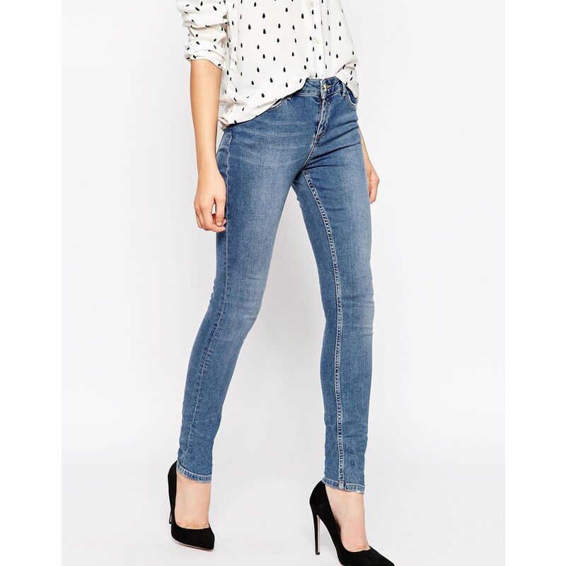 ASOS - Lisbon - Skinny Jeans mit mittelhohem Bund in mittelblauer Tasmin Waschung - mittlere Stonewash-Optik
