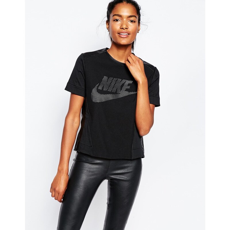 Nike - Perforiertes T-Shirt mit Logo - Schwarz