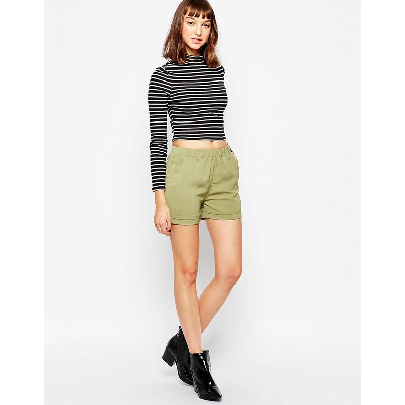 Minimum - Elegant geschnittene Shorts - Grün