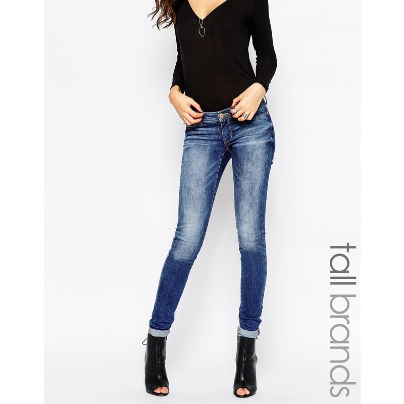 Noisy May - Tall Kate - Schmale Jeans mit sehr tiefem Bund - Blau