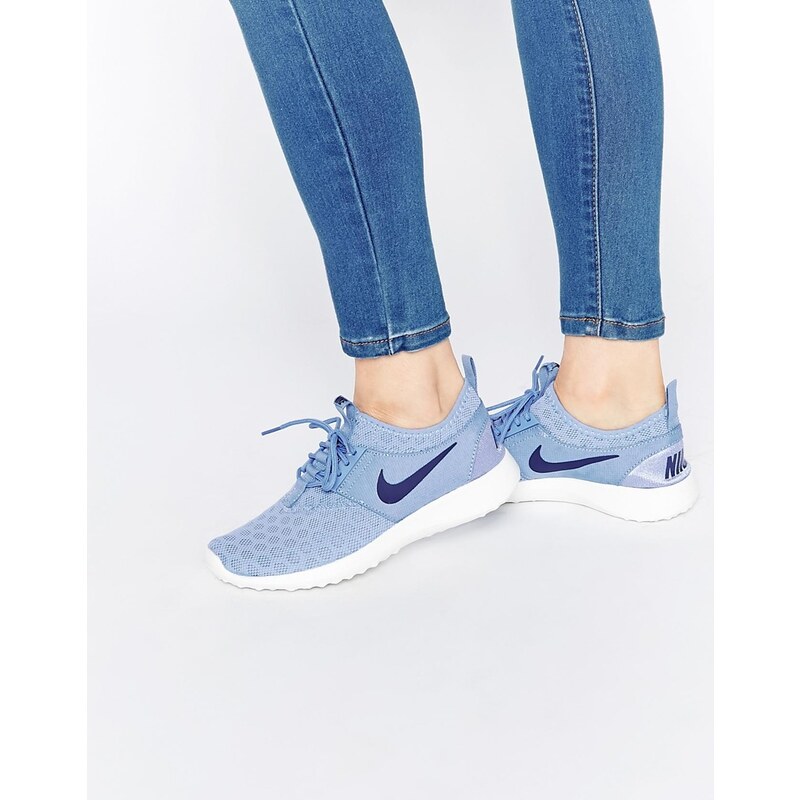Nike - Juvenate - Sneakers in Blassblau - Kalkweiß/Blau