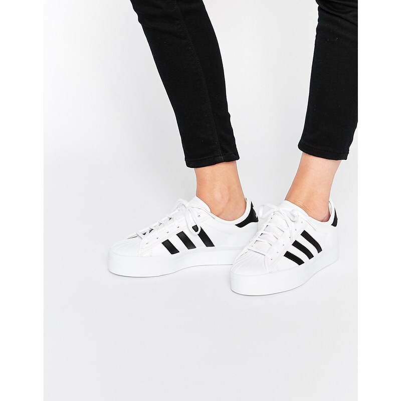 adidas Origninals - Superstar - Sneakers in Weiß & Schwarz - Weiß