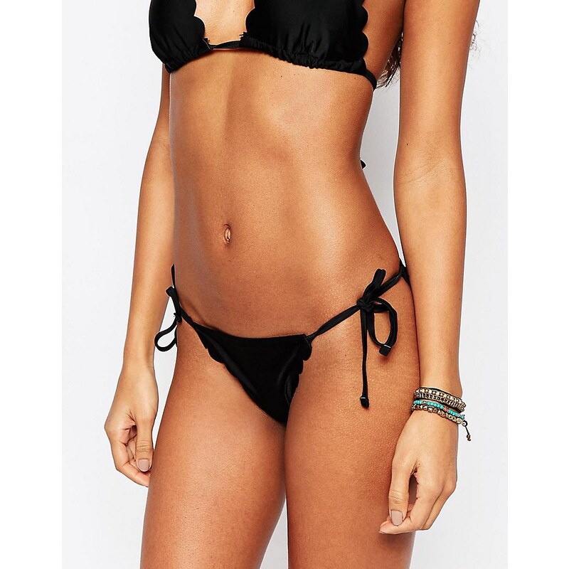 South Beach - Bikinihose mit Bogenkanten und seitlicher Schnürung - Schwarz