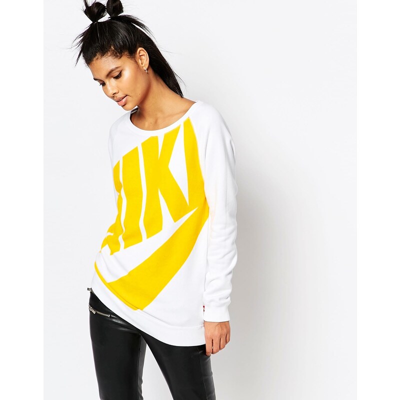 Nike - Rally - Boyfriend-Sweatshirt mit Rundhalsausschnitt und großem Logo - Weiß