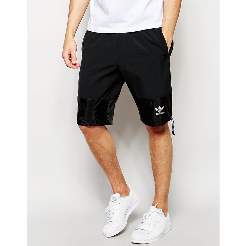 adidas Originals - AJ7847 - Shorts mit Bungee-Kordel - Schwarz