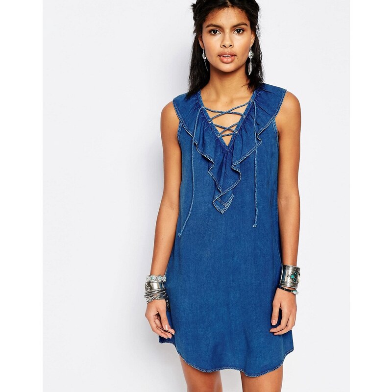 Stitch & Pieces - Kleid in Jeansoptik mit Schnürung vorne und Rüschenbesatz - Blau