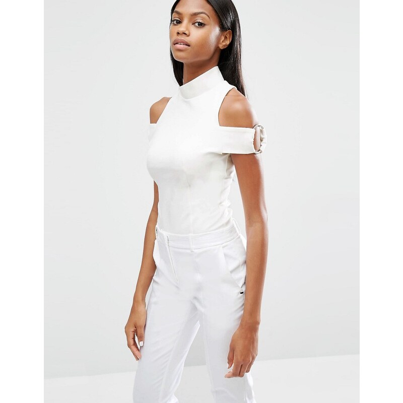 Lavish Alice - Bodysuit mit Ärmeln und asymmetrischem hohem Ausschnitt mit Zierring - Weiß