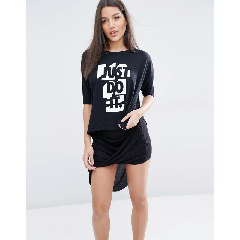 Nike - Kastiges T-Shirt mit „Just Do It“-Aufschrift - Mehrfarbig