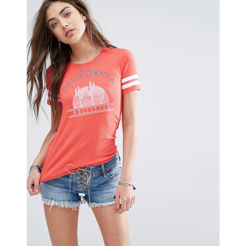 Hollister - California - T-Shirt mit Logo, weißen Ärmelstreifen und Kaktus-Ausbrennerdesign - Rot