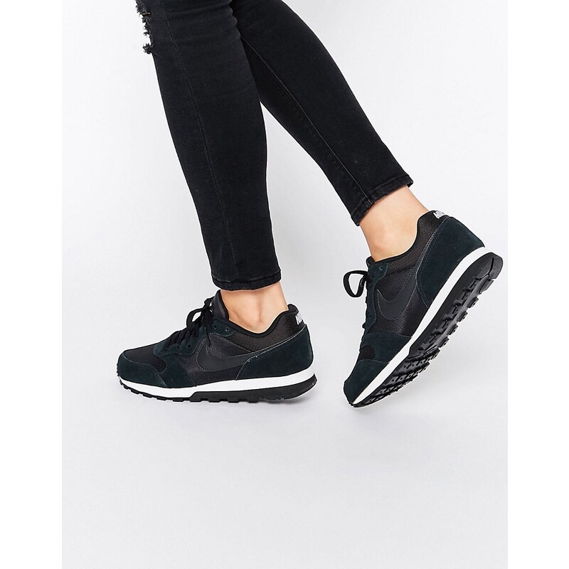 Nike - MD Runner - Sneaker in Schwarz und Weiß - Schwarz