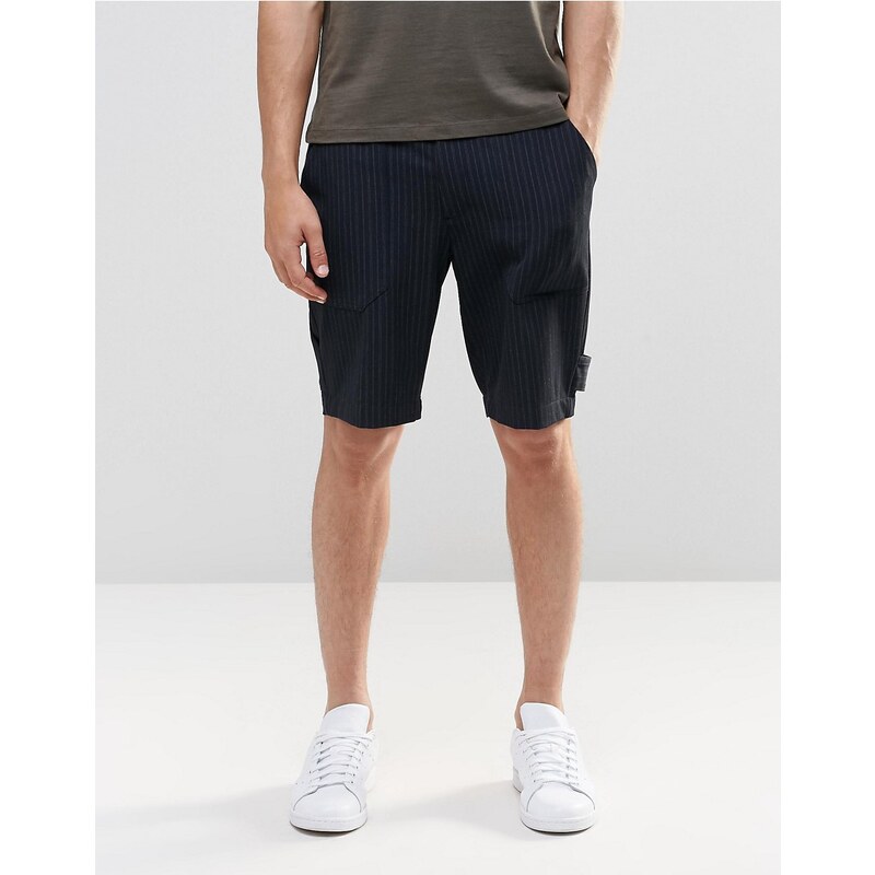 ASOS - Elegante, längere Shorts in Marineblau mit Nadelstreifen - Marineblau