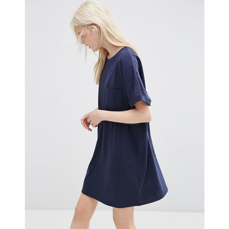 ASOS - Legeres Oversize-T-Shirt-Kleid mit Tasche - Marineblau