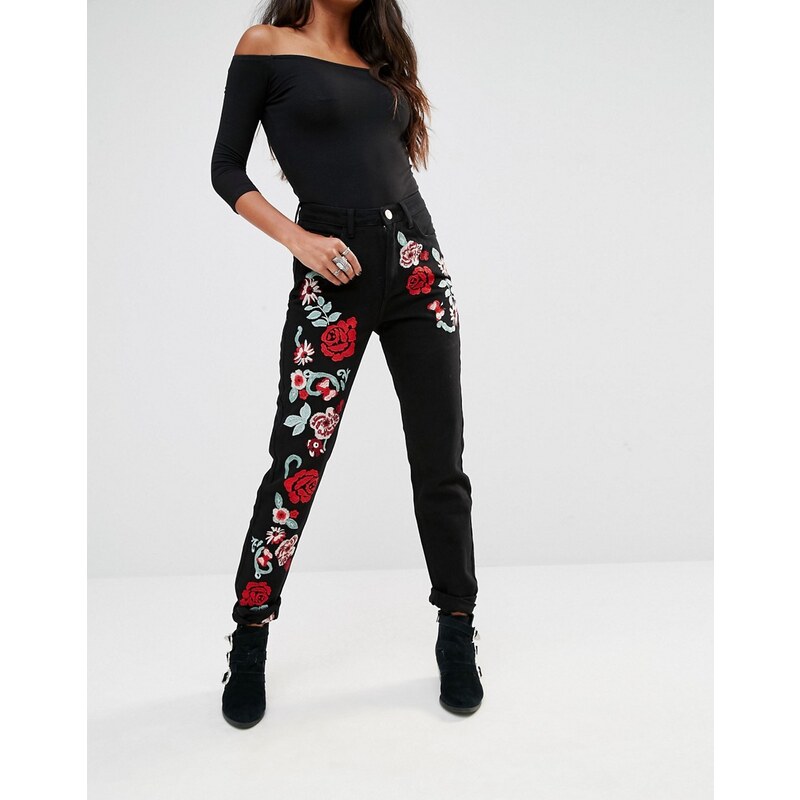 Glamorous - Mom-Jeans mit hoher Taille und Blumenstickerei - Schwarz