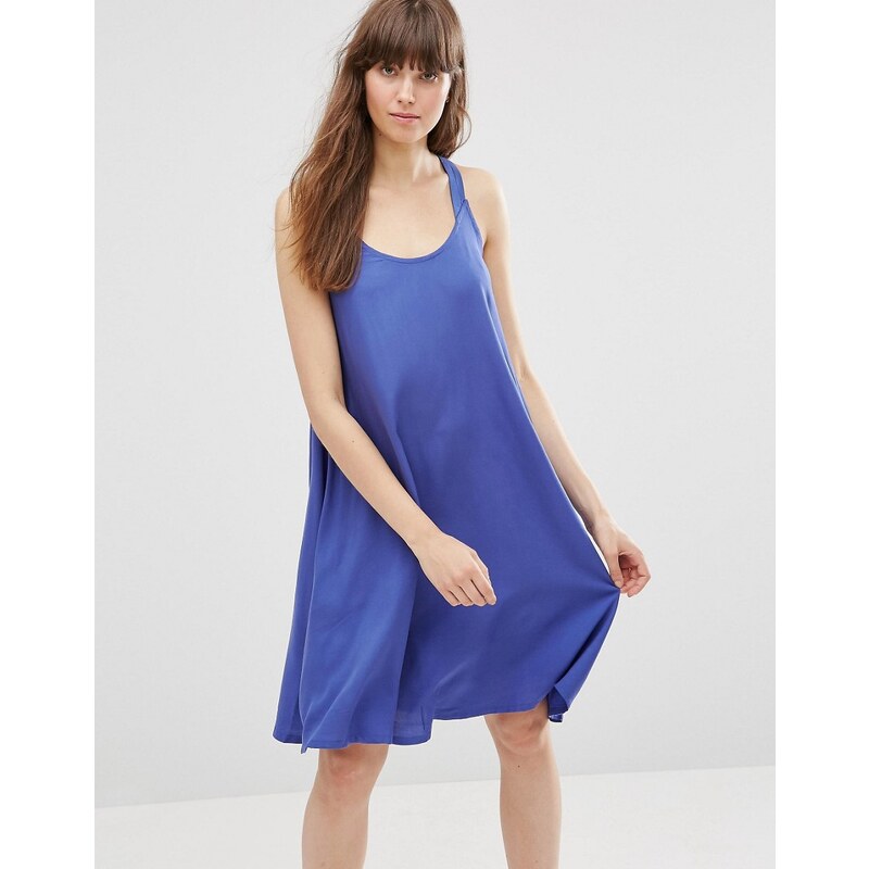 Vero Moda - Ausgestelltes Kleid mit Racerback - Blau