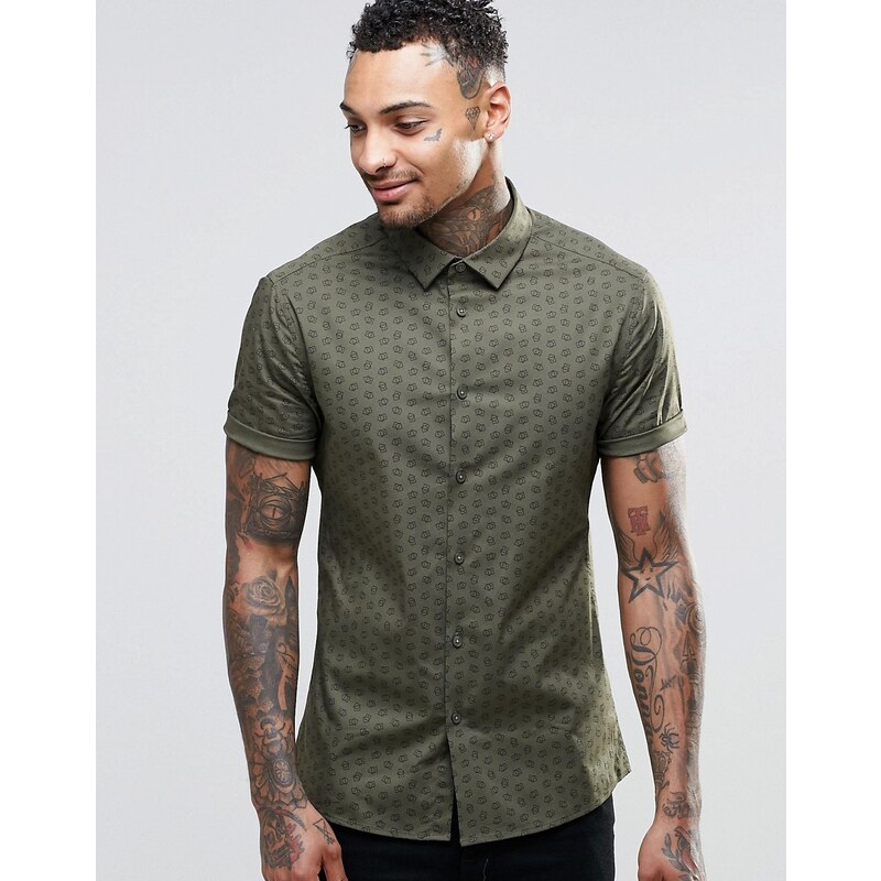 ASOS - Schmales, kurzärmliges Hemd in Khaki mit dreieckigem Muster - Grün
