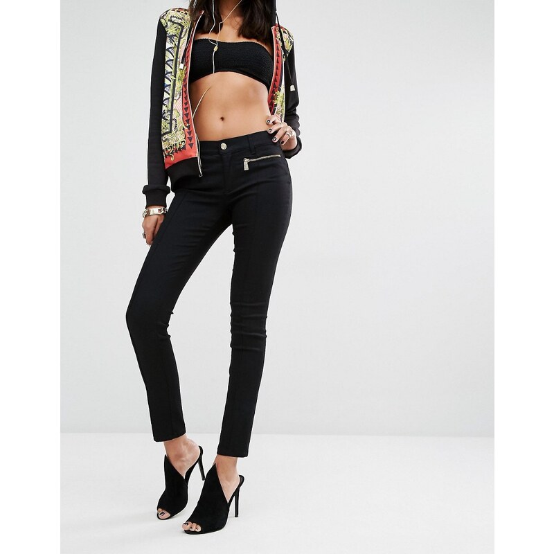 Versace Jeans - Skinny-Jeans mit mittelhohem Bund und Reißverschlusstaschen - Schwarz