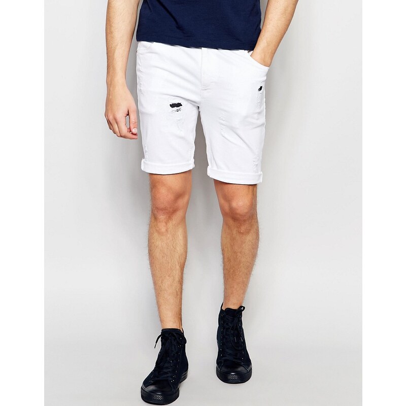 ASOS - Sehr enge Jeans-Shorts mit Rissen und Flicken in Weiß - Weiß