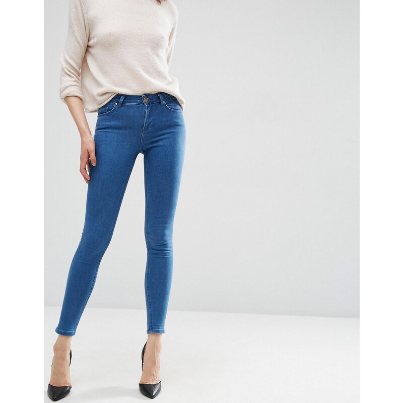 ASOS - Lisbon - Skinny-Jeans mit mittelhohem Bund in Dora-Waschung - Blau