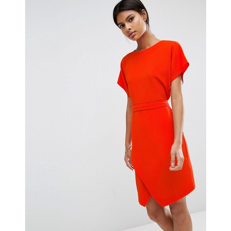 ASOS - Kleid mit Taillenschnürung und asymmetrischem Saum - Orange
