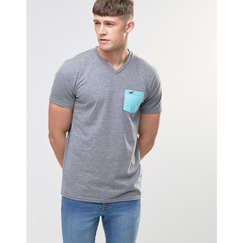 Hollister - Schmales, graues T-Shirt mit V-Ausschnitt und farblich abgesetzter Tasche - Grau