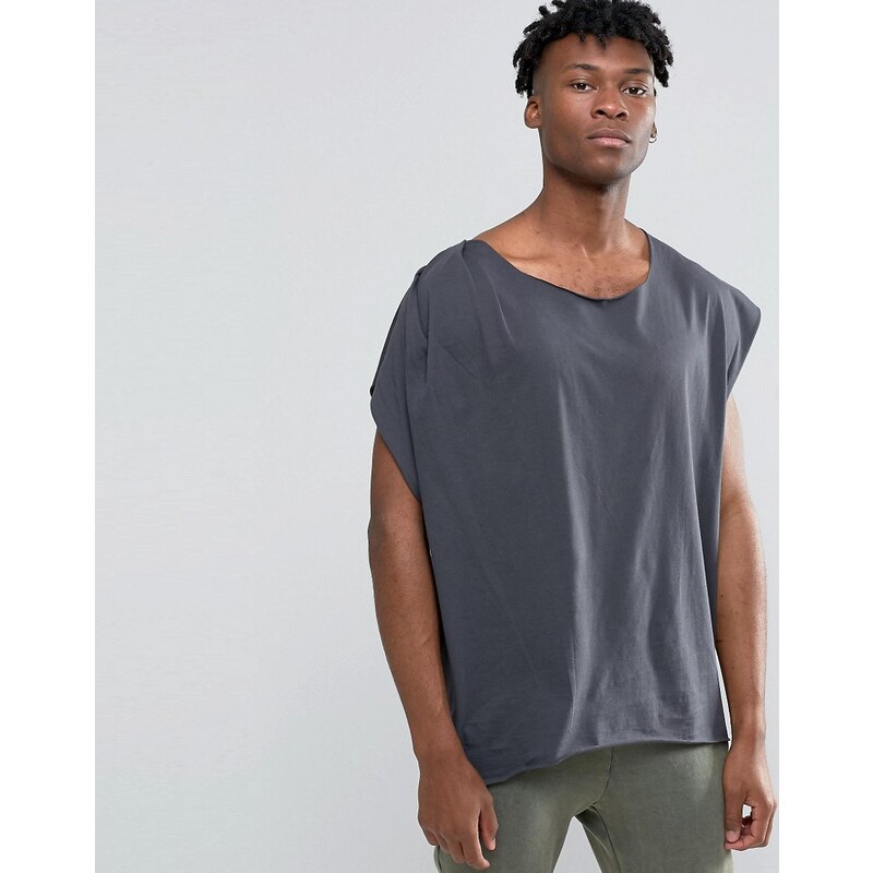 ASOS - Ärmelloses Super-Oversize-T-Shirt mit plissierter Schulterpartie und offenem Saum - Grau