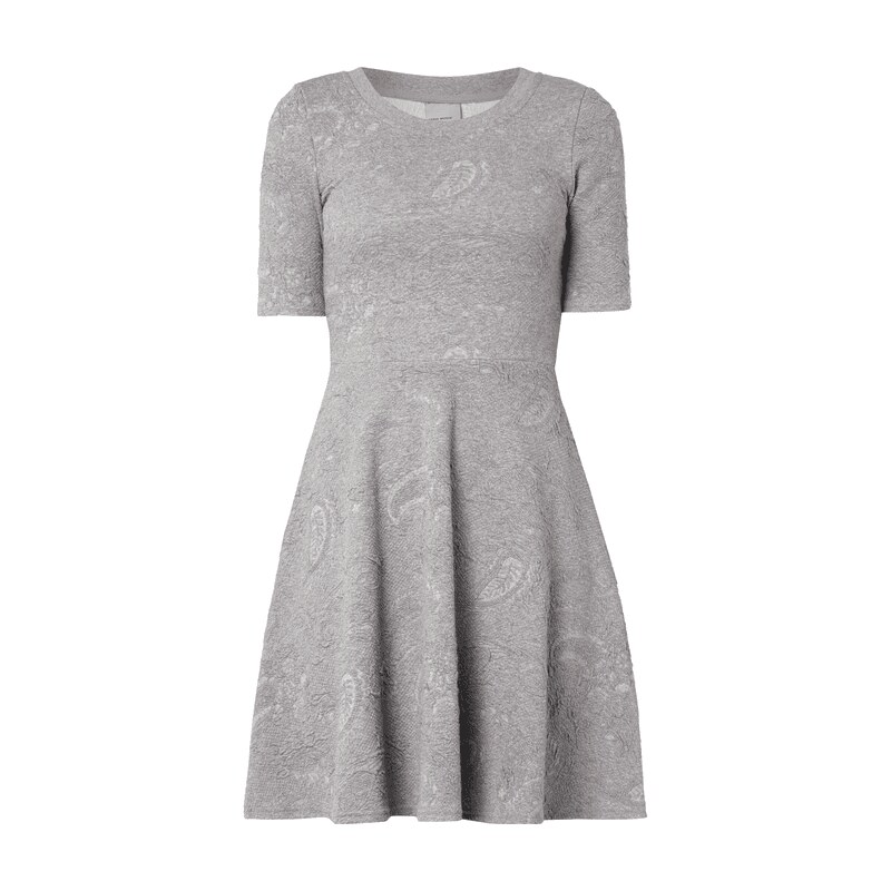 Vero Moda Kleid mit strukturiertem Paisleymuster