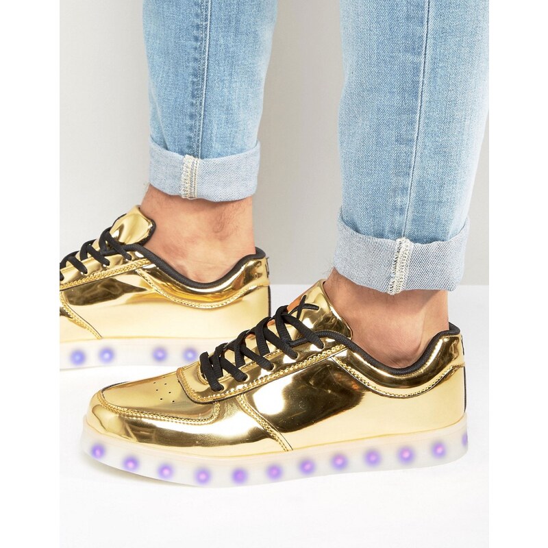 Wize & Ope - Niedrige Sneaker mit LED in Metallic - Gold