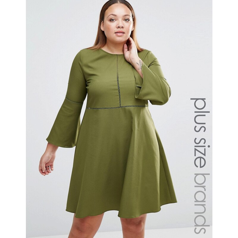 Praslin Plus - Kleid mit Glockenärmeln - Grün
