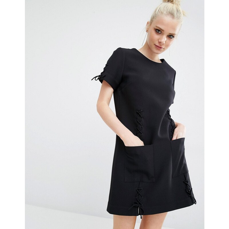 Kendall + Kylie - Kurzärmliges Kleid mit gitterförmiger Schnürung - Schwarz